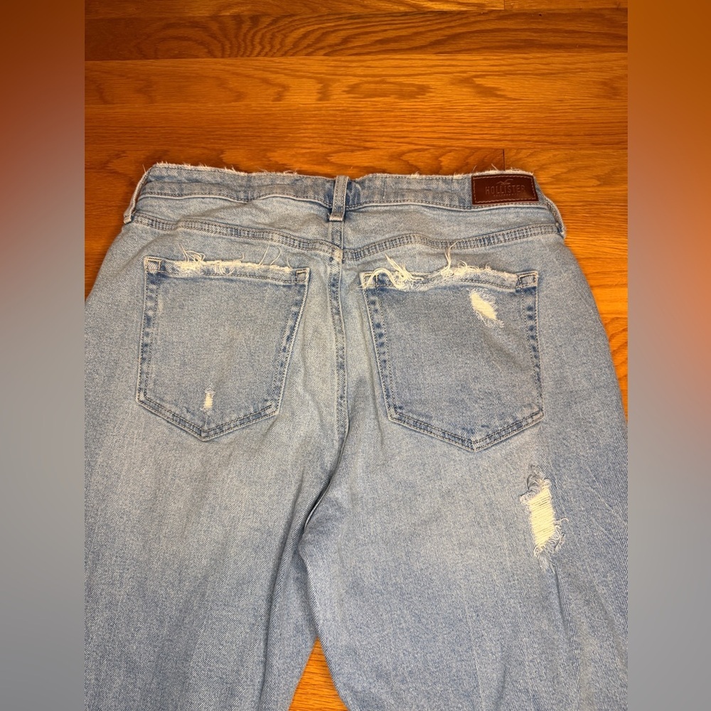Y2K Hollister Curvy High-Rise Mom Jeans | Distressed | Light Wash 13R | W31 L27 - Picture 5 of 7